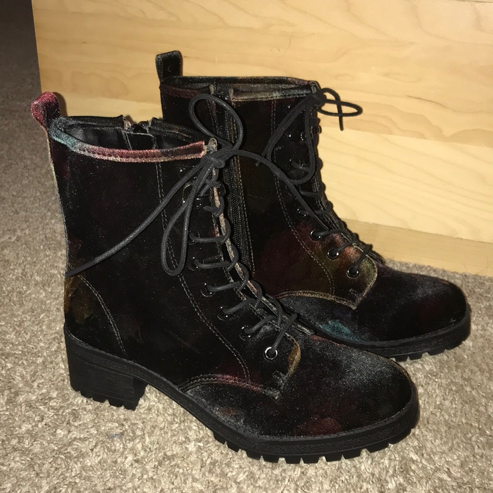 NWOT Madden Girl Boots